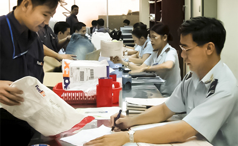 Tiếp tục cải cách thủ tục hành chính, tạo điều kiện thuận lợi cho doanh nghiệp hoạt động xuất nhập khẩu tiếp tục là nhiệm vụ trọng tâm hàng đầu của ngành Hải quan.