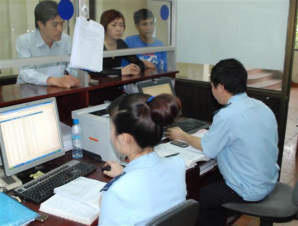 Cùng với việc xử lý nghiêm các cán bộ, công chức vi phạm, Tổng cục Hải quan đang tăng cường siết chặt kỷ luật, kỷ cương công vụ 