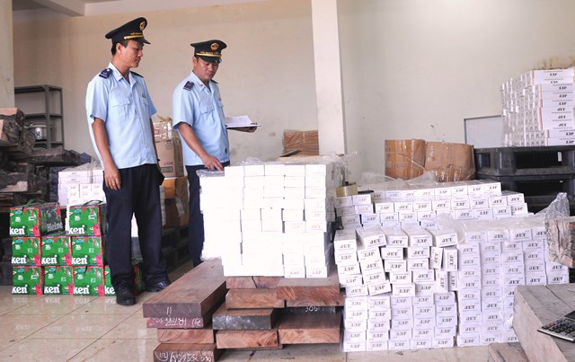 Lực lượng Hải quan tỉnh Quảng Trị phối hợp với các đơn vị chức năng ngăn chặn các loại hàng giả, hàng kém chất lượng, hàng cấm lọt vào địa phương..