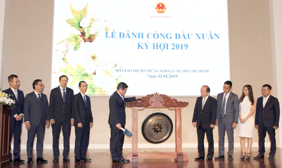 Lễ đánh cồng đầu Xuân Kỷ Hợi 2019 tại HOSE.