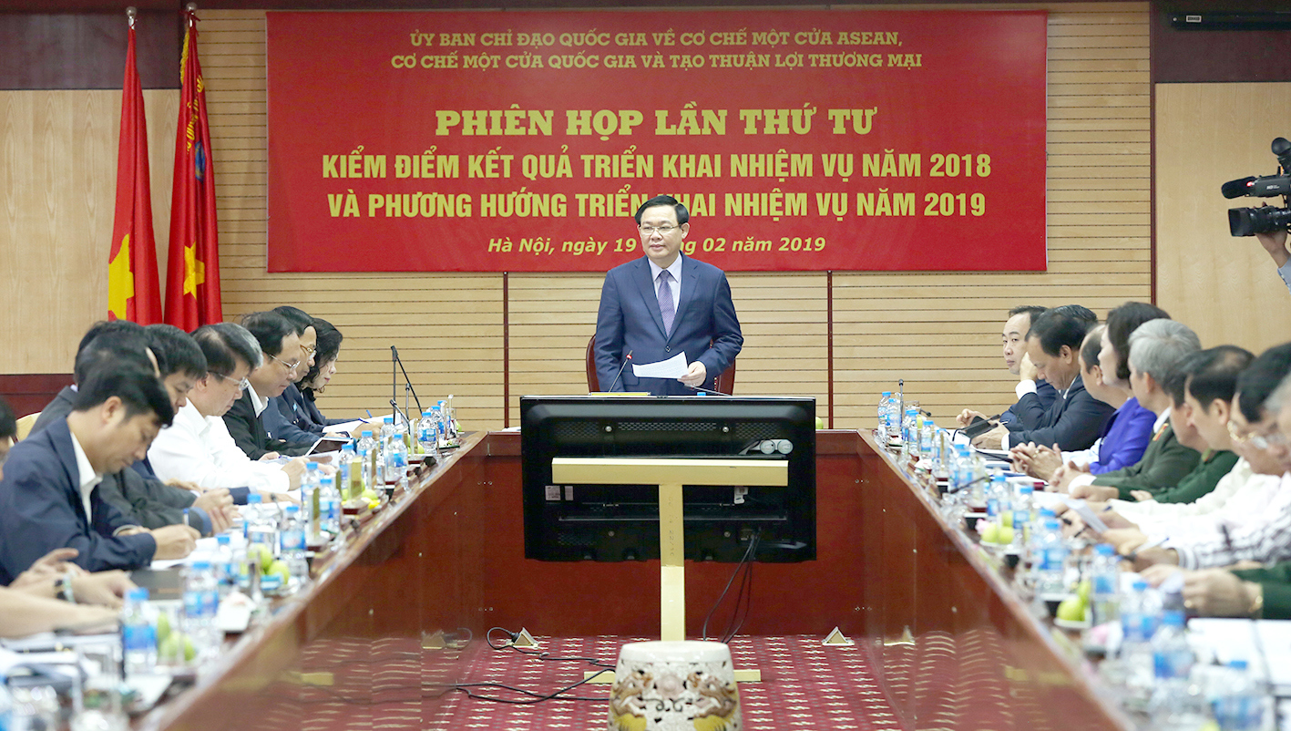 Phó Thủ tướng Vương Đình Huệ chủ trì phiên họp.