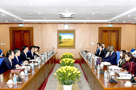 Quang cảnh buổi làm việc.