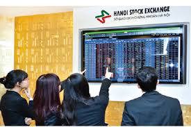 Thị trường khó khăn, công ty chứng khoán tung bài giành giữ khách hàng.