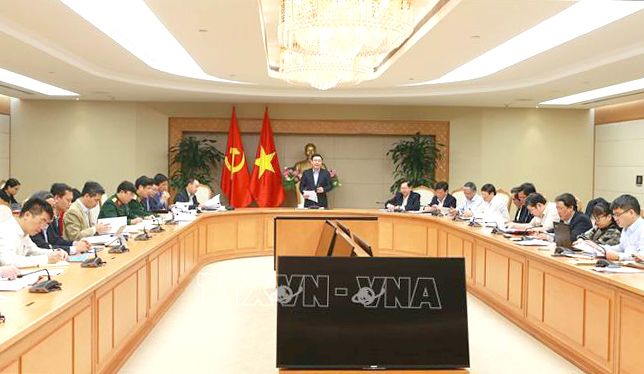Phó Thủ tướng Vương Đình Huệ chỉ đạo tại cuộc họp.