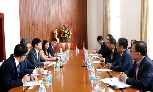 Quang cảnh buổi làm việc.