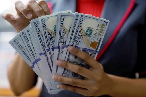 Tại các ngân hàng thương mại, sáng nay giá USD giảm mạnh.