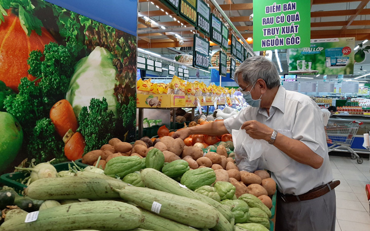 Saigon Co.op đã khởi động chương trình hỗ trợ người tiêu dùng mùa dịch bằng chương trình giảm giá mạnh các mặt hàng thiết yếu hiện nay.