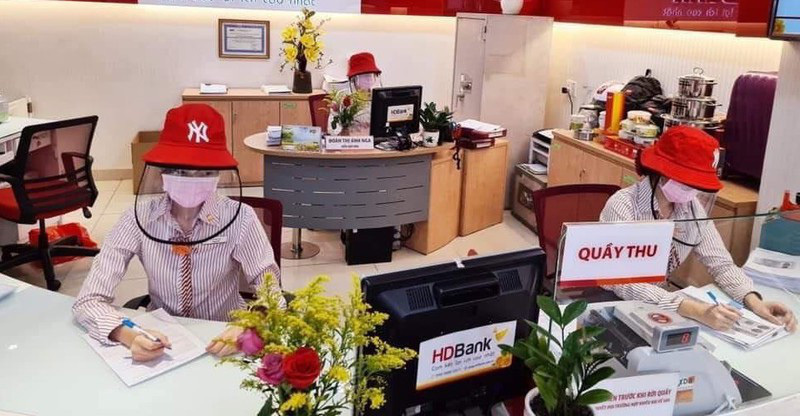 Dịch bệnh đã tác động rất mạnh lên các doanh nghiệp và cuối cùng đã ảnh hưởng đến các ngân hàng.