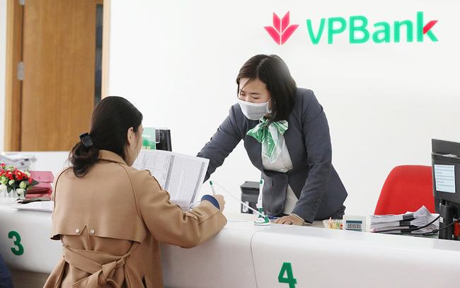 Ngân hàng sẽ ưu tiên gia hạn nợ gốc cho người có dư nợ vốn vay, sau đó mới tính tiếp đến gia hạn lãi vay.