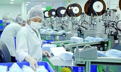 Thủ tướng chỉ đạo tháo gỡ ngay các rào cản để xuất khẩu khẩu trang y tế, các trang thiết bị, vật tư y tế.