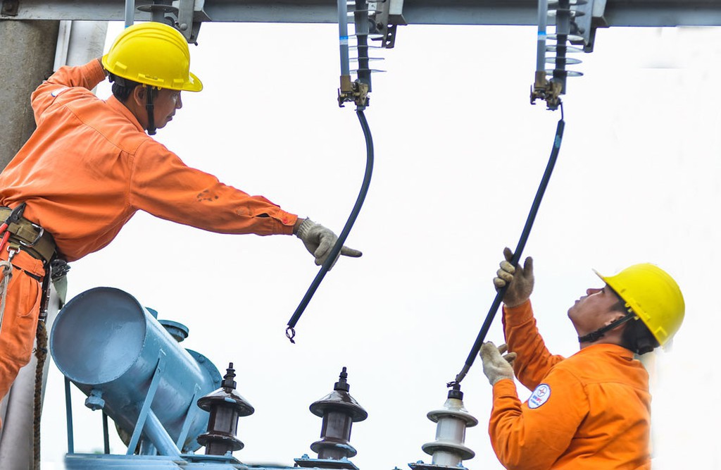 Việc chậm tiến độ các dự án, công trình truyền tải điện sẽ ảnh hưởng tới phát triển kinh tế - xã hội.