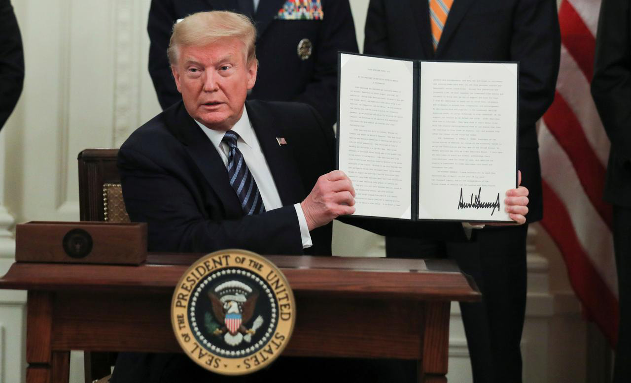 Tổng thống Trump khẳng định ở thời điểm hiện tại, ưu tiên hàng đầu của ông là vai trò của Trung Quốc về nguồn gốc và sự bùng phát của COVID-19. Ảnh: Reuters