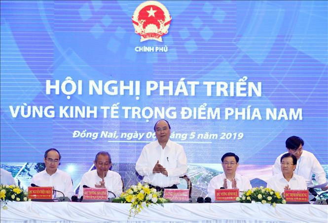 Thủ tướng Nguyễn Xuân Phúc chủ trì hội nghị.