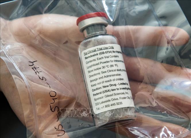 Chính phủ Nhật Bản ngày 7/5/2020 cho biết nước này có kế hoạch cho phép sử dụng thuốc kháng virus remdesivir (trong ảnh) để điều trị cho những bệnh nhân mắc bệnh viêm đường hô hấp cấp COVID-19. Ảnh: AFP/TTXVN
