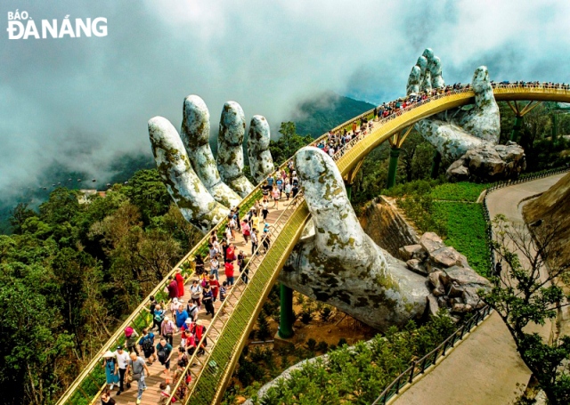 Số lượng chuyến bay đến các điểm du lịch như Nha Trang, Phú Quốc, Đà Nẵng... trong dịp nghỉ Lễ 30/4 và 01/5 đã có sự tăng trưởng.