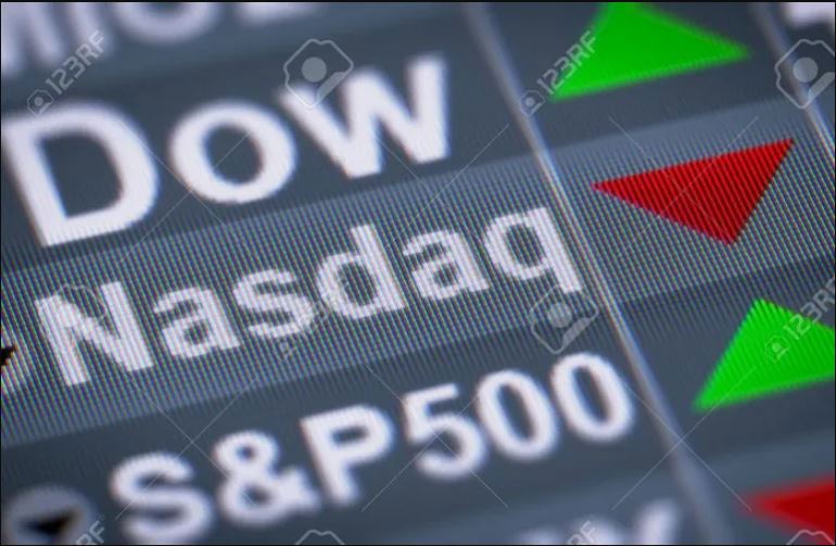 Chỉ số Dow Jones tăng trên 900 điểm nhờ hy vọng về vắc-xin chống COVID-19.