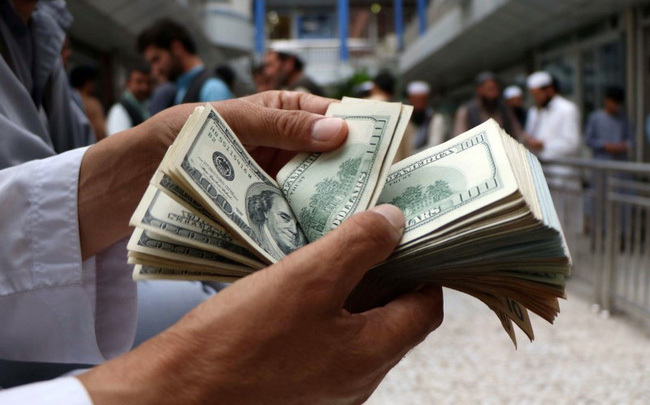 Giá USD giảm mạnh.