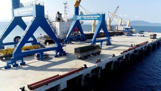 Cảng tổng hợp Nam Vân Phong kỳ vọng là điểm nhấn cho KKT Vân Phong phát triển.
