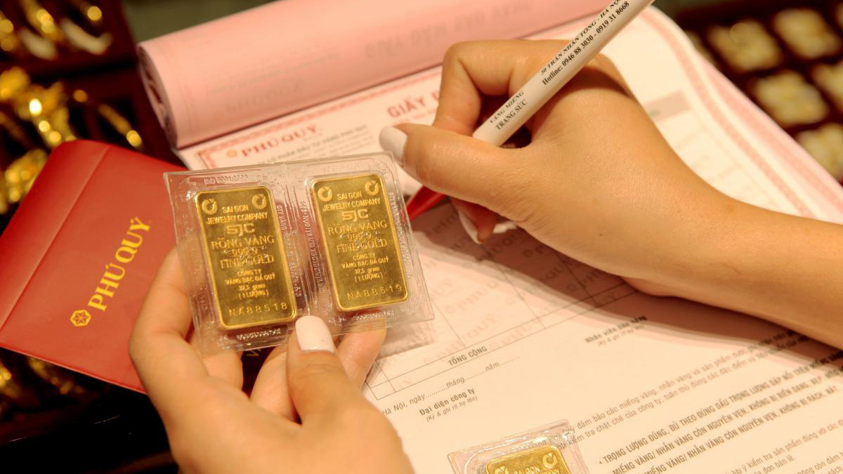 Hồi phục phiên cuối tuần, vàng SJC giao dịch quanh 48,80 triệu đồng.