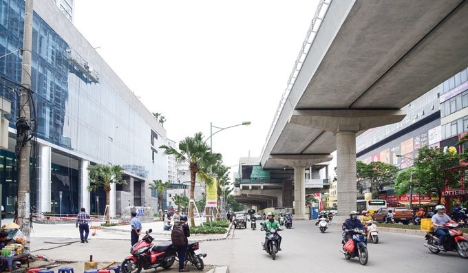 Dự án đường sắt đô thị Nhổn - Ga Hà Nội chậm tiến độ do vướng mắc về giải phóng mặt bằng và giải ngân.
