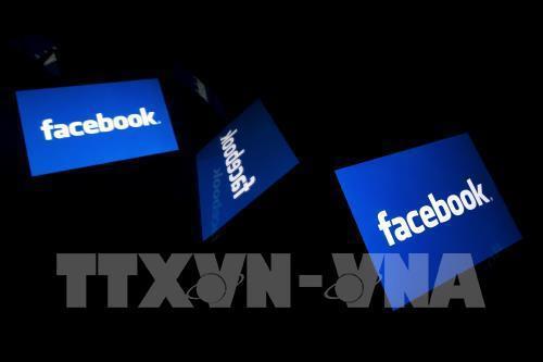 Biểu tượng Facebook tại Paris, Pháp.