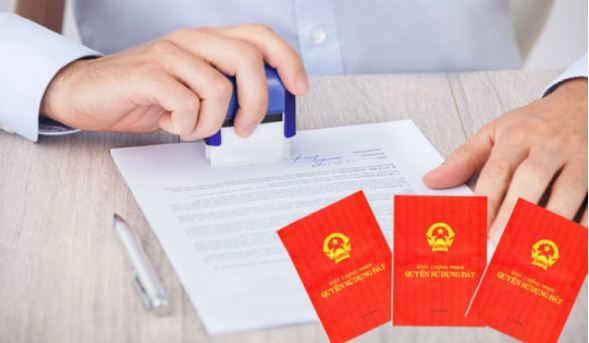 Sổ đỏ là chứng thực để xác thực quyền sử dụng đất của người sử dụng đất.