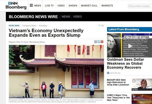 Bloomberg: Kinh tế Việt Nam tăng trưởng vượt ngoài dự báo.