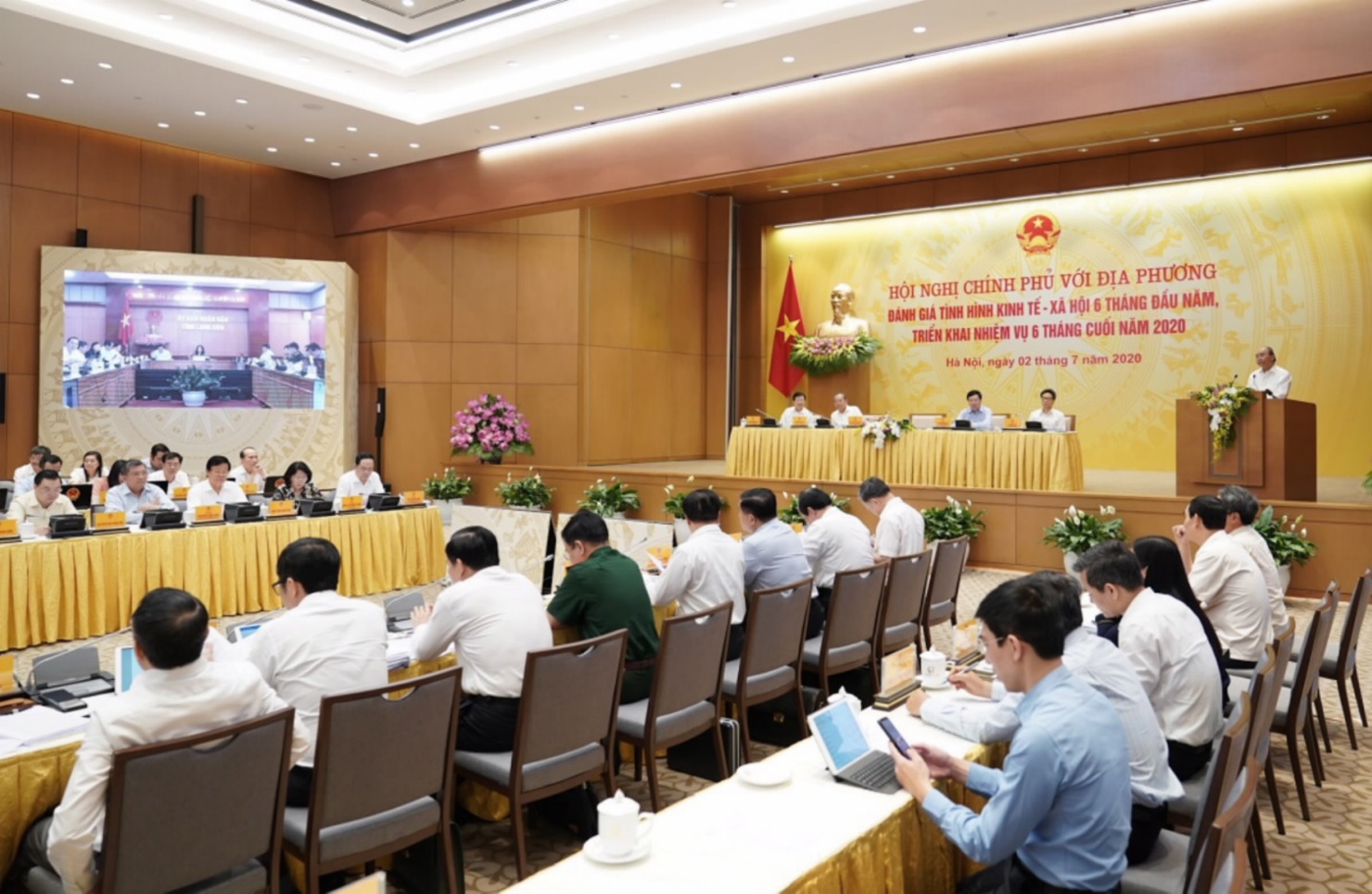 Quang cảnh Hội nghị trực tuyến Chính phủ với các địa phương