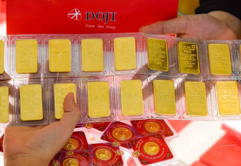 Giá vàng trong nước và tỷ giá trung tâm cùng tăng ngày đầu tuần.