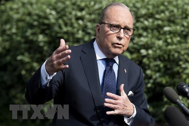 Cố vấn kinh tế Nhà Trắng Larry Kudlow phát biểu với báo giới tại Washington, DC. (Ảnh: AFP/TTXVN)