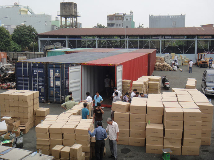 Cơ quan hải quan phát hiện một lô hàng quá cảnh vi phạm.