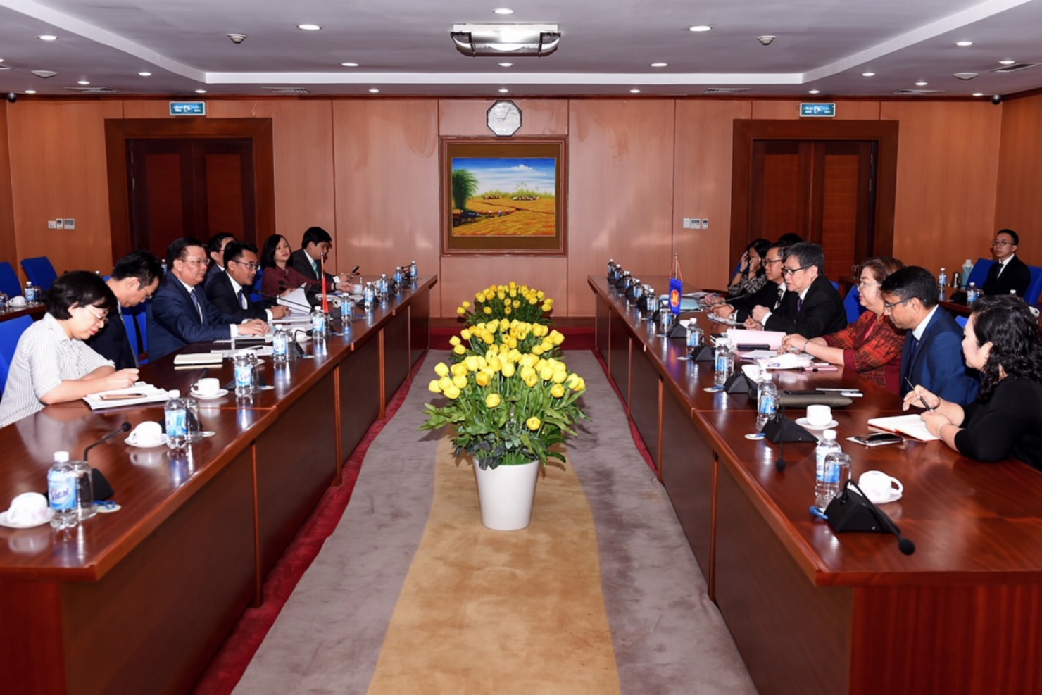 Quang cảnh buổi làm việc.
