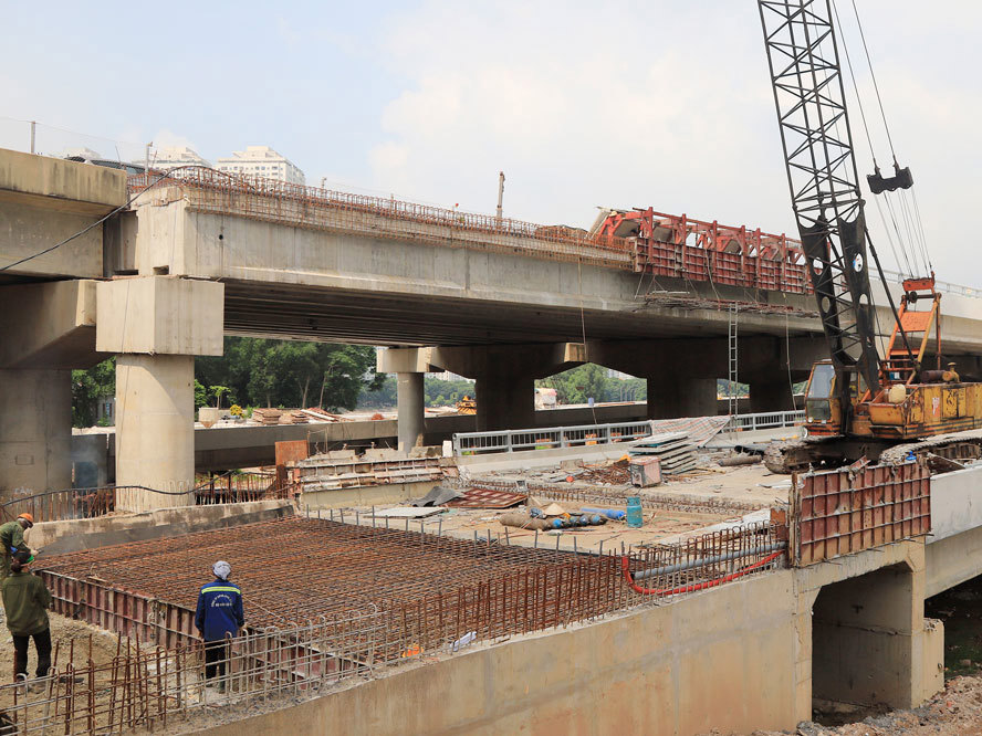 Tuyến đường Vành đai 3 đi thấp qua hồ Linh Đàm dự kiến khánh thành vào Ngày Giải phóng Thủ đô 10/10/2020.