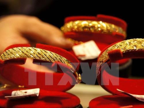 Giá vàng thế giới tăng 1% do lo ngại bất ổn tại Trung Đông. 