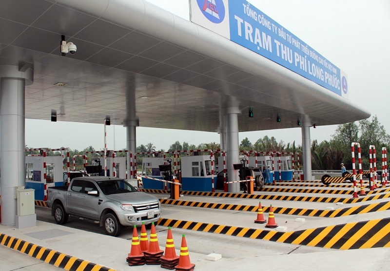 Đầu tư xây dựng đường cao tốc đòi hỏi lượng vốn rất lớn, trong khi nguồn lực nhà nước còn hạn chế.
