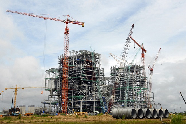 Nhà máy Nhiệt điện Sông Hậu 1 chậm tiến độ do các vướng mắc về chế độ, chính sách và huy động vốn.