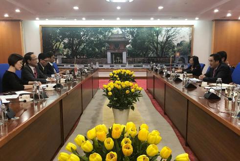 Quang cảnh buổi làm việc.