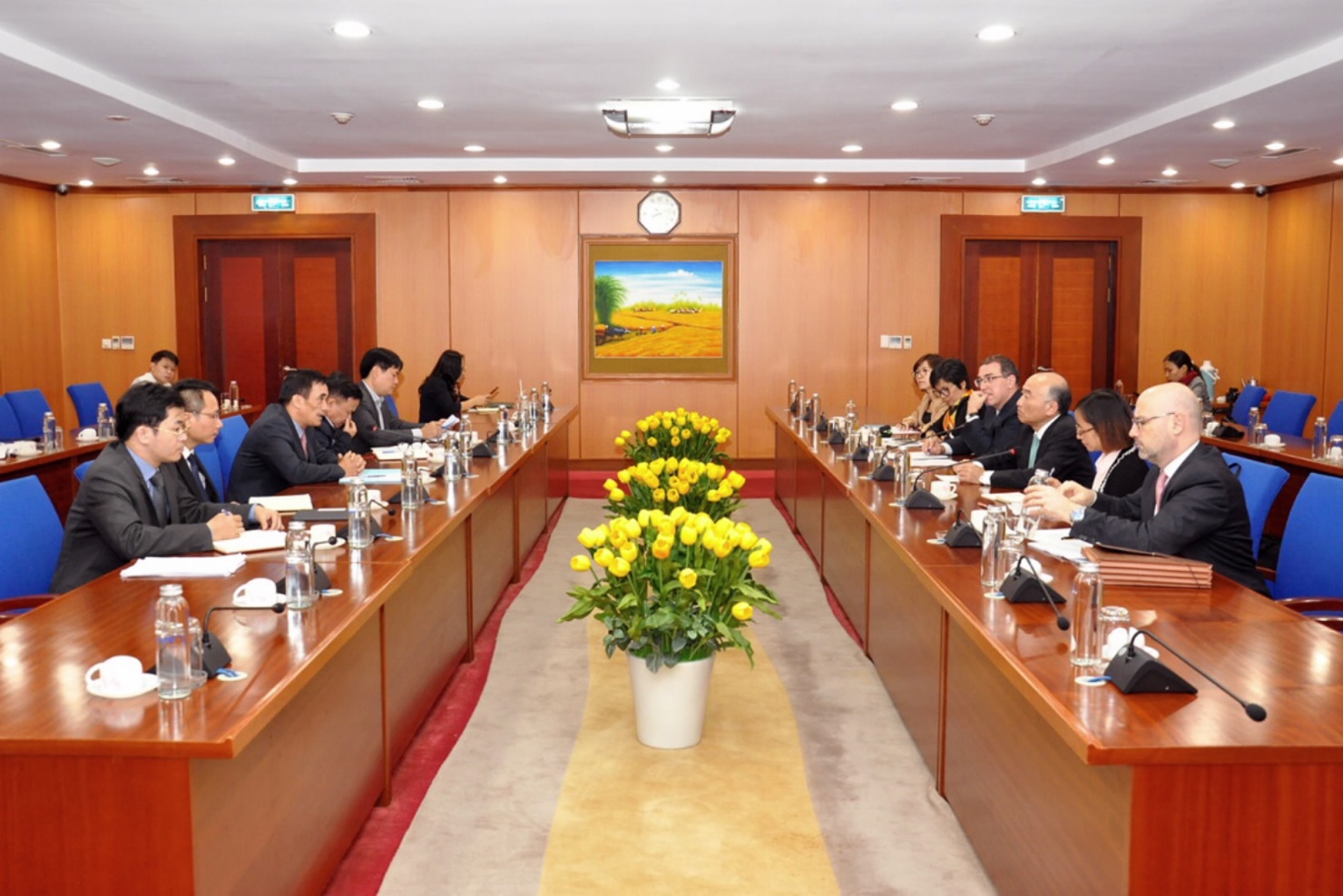 Toàn cảnh buổi làm việc.