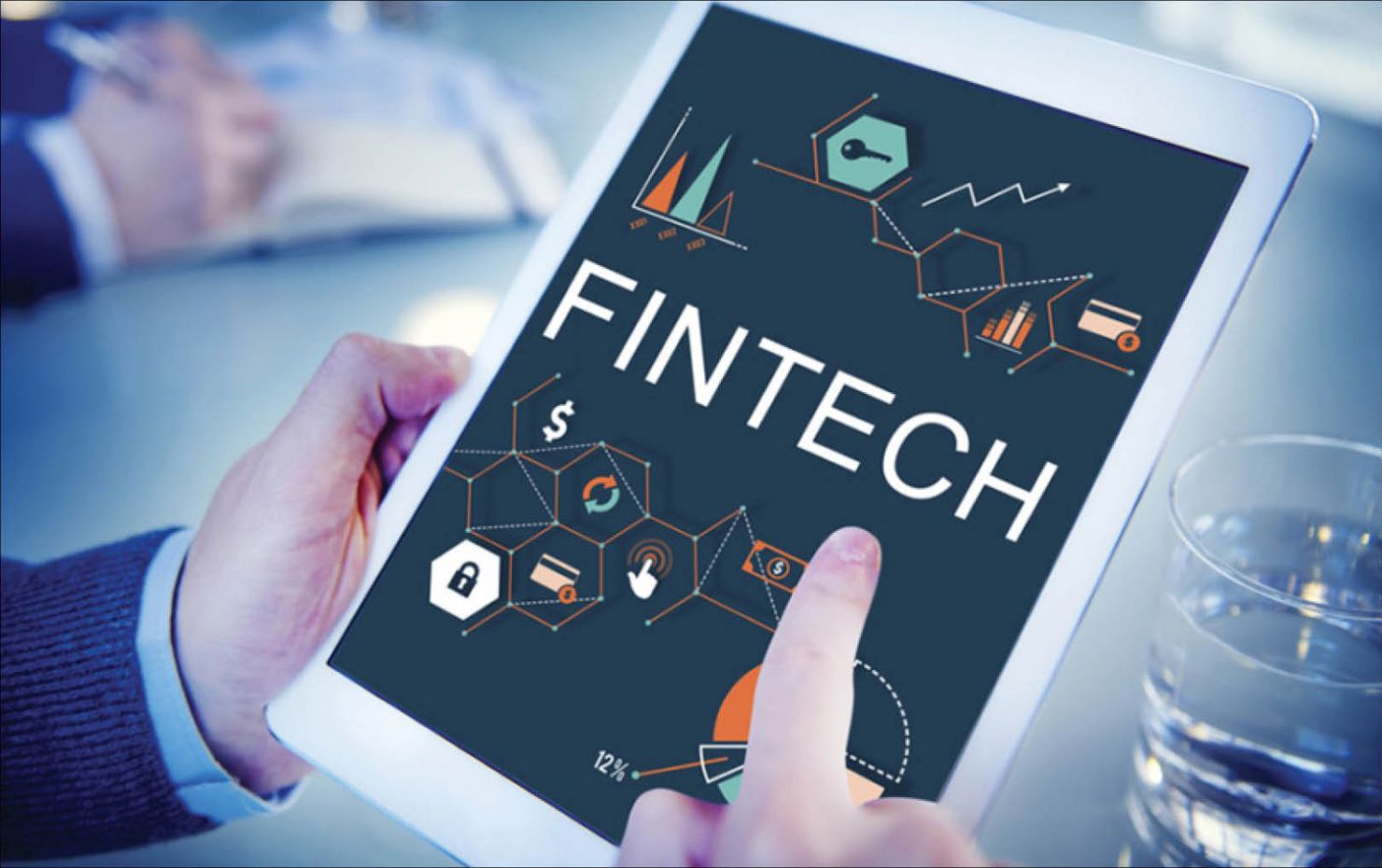 Việt Nam áp sát Singapore về thu hút đầu tư mạo hiểm vào FinTech.
