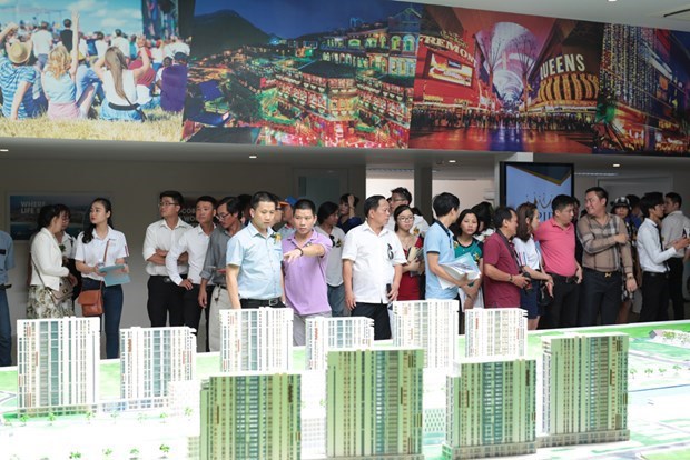 Dư luận đang nêu vấn đề, cơ quan chức năng có nên “chiều” theo chủ đầu tư khi chấp nhận phương án chuyển đổi này.