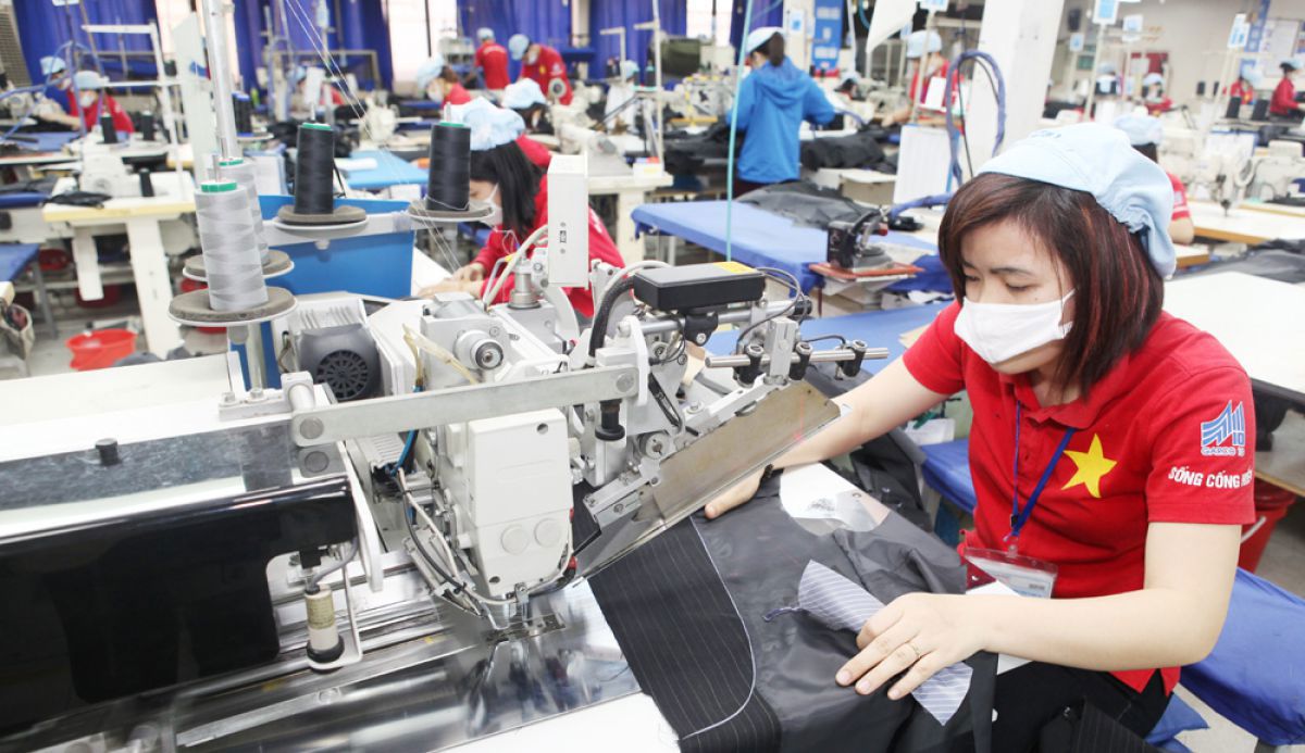 Từ ngày 1/1/2019, sẽ áp dụng mức lương tối thiểu vùng đối với người lao động làm việc theo hợp đồng lao động.