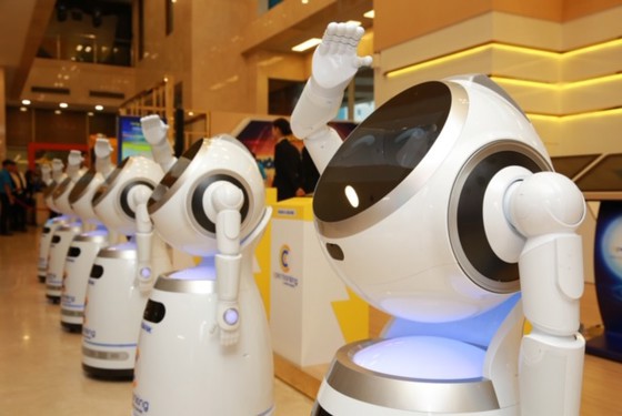Robot có thay thế nhân sự ngân hàng?