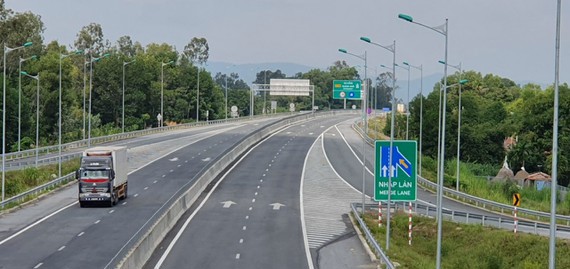 Thu phí toàn tuyến cao tốc Đà Nẵng - Quảng Ngãi từ 1/1/2020