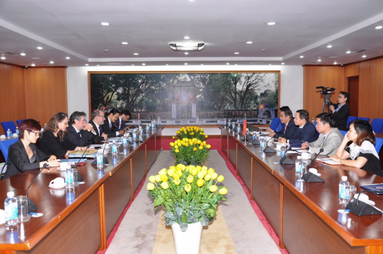 Thứ trưởng Trần Xuân Hà tiếp ngài Remy Rioux - Tổng Giám đốc Cơ quan phát triển Pháp (AFD).