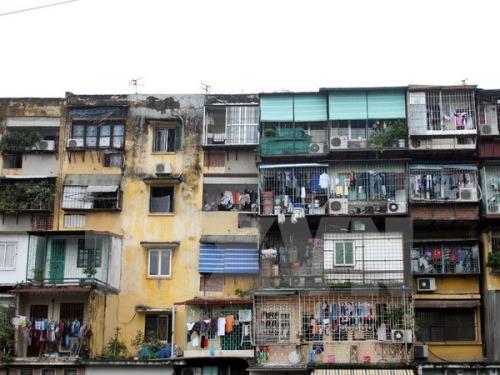 Cần cơ chế để giúp Hà Nội đẩy nhanh tiến độ cải tạo chung cư cũ. Ảnh: Tuấn Anh/TTXVN.