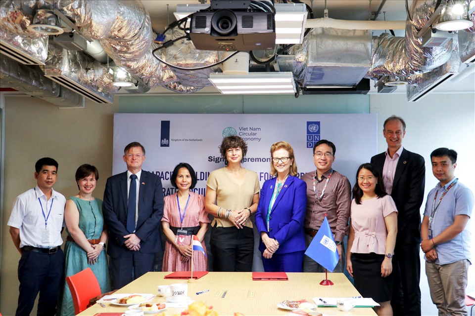 Đại sứ quán Hà Lan và UNDP hợp tác thúc đẩy quá trình chuyển đổi sang kinh tế tuần hoàn ở Việt Nam. Ảnh: laodong.vn