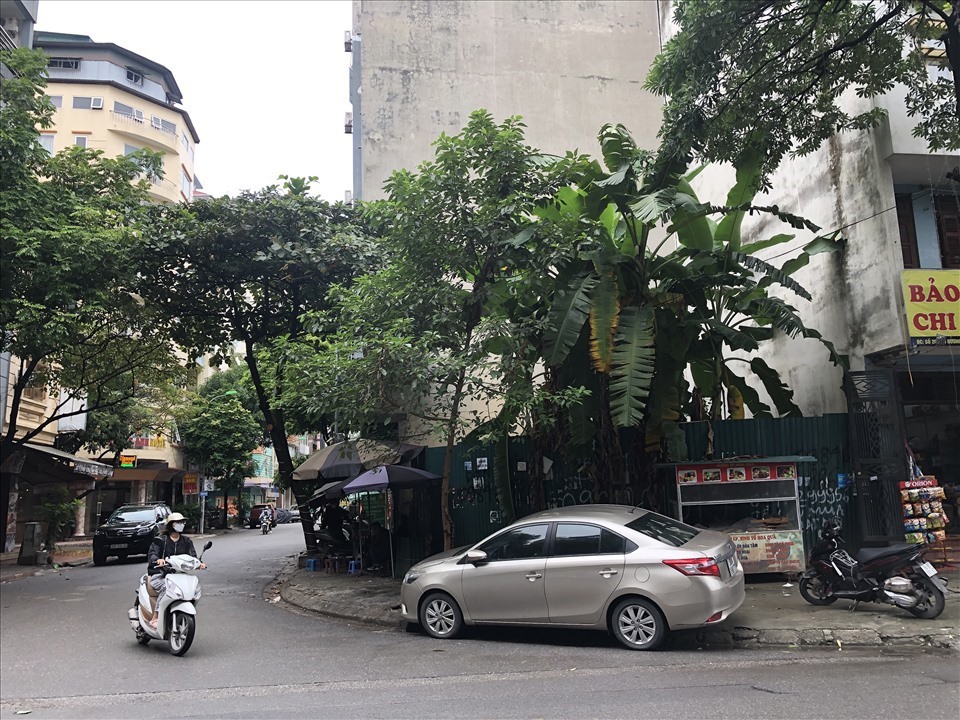 Một lô đất tại khu X4, phường Mai Dịch (Cầu Giấy, TP.Hà Nội) được đấu giá vào cuối năm 2021. 