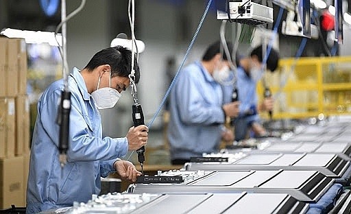 Nhiều doanh nghiệp công nghiệp dù đã tham gia sâu vào sân chơi toàn cầu nhưng vẫn rất “cô đơn” vì chưa có luật để phát triển bền vững.