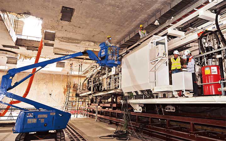 Tiến độ thi công đoạn ngầm (dài 4km) đường sắt đô thị thí điểm thành phố Hà Nội, đoạn Nhổn-Ga Hà Nội mới đạt 33%, tiến độ toàn dự án mới đạt 74,7%.