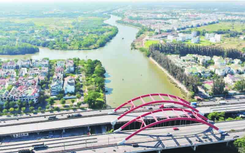TP. Hồ Chí Minh cần thu hút nhiều nguồn lực FDI để cải thiện hạ tầng kỹ thuật và xã hội.